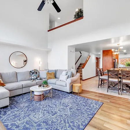 Cr East River House